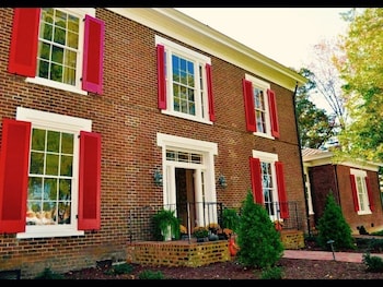 Early Inn at the Grove