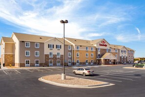 Exterior - Econo Lodge Burlington I-70 (Burlington)
