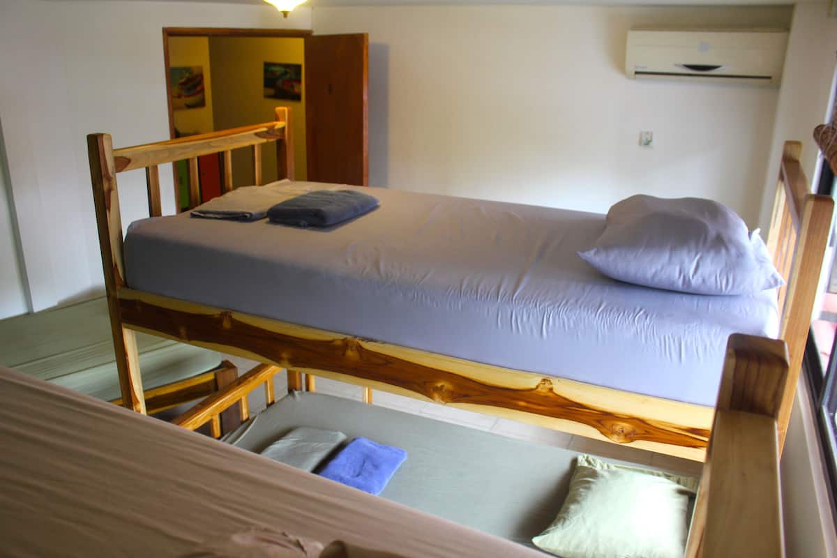 Fælles sovesal - fælles badeværelse | Minibar, ekstra senge (tillægsgebyr), gratis Wi-Fi