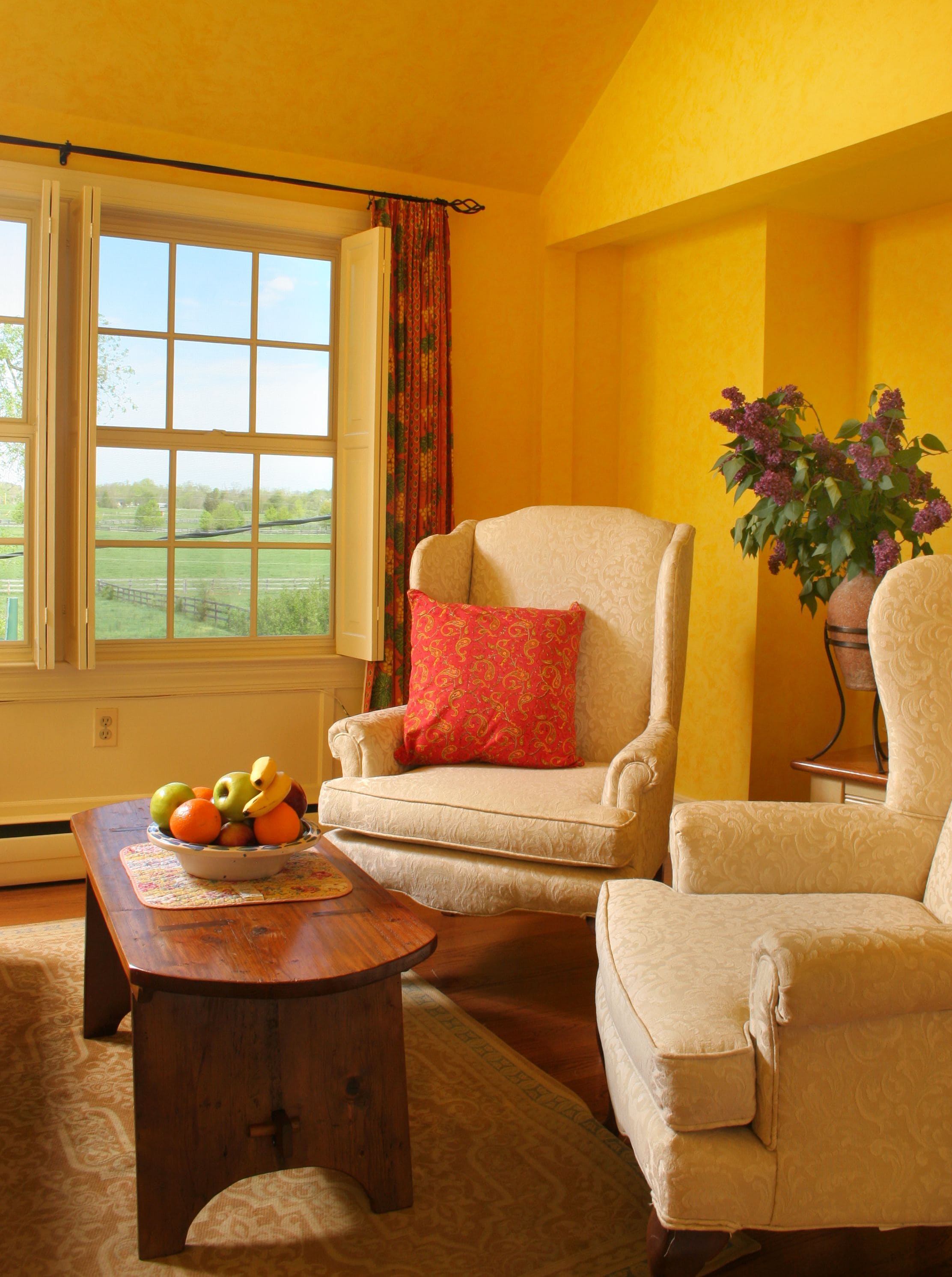 Louis XIV at the Villa | Living area | Flat-screen TV