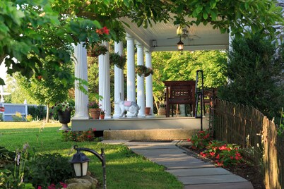 L'Auberge Provencale Inn & Restaurant