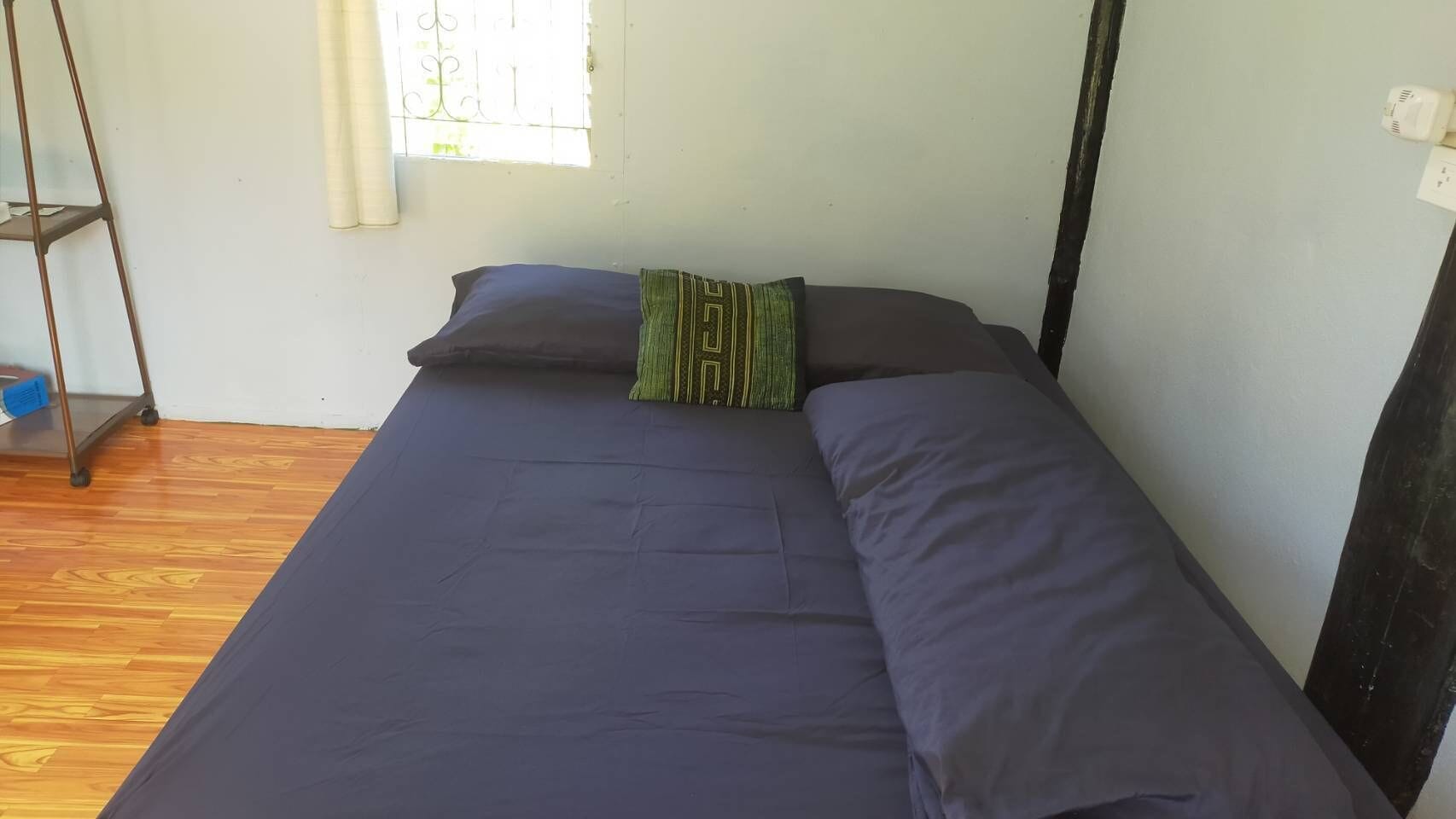 Bungalow, vista al río | Escritorio, camas extra y wifi gratis 