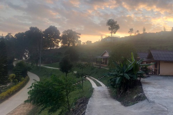 Bungalow, Mountain View | Desk, rollaway beds, free WiFi