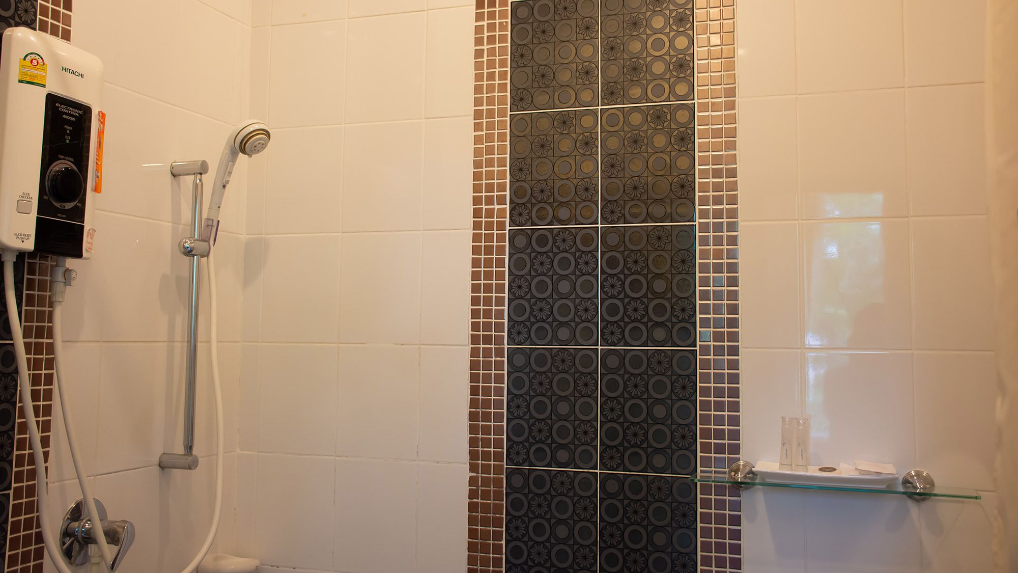 honey twin bed | bathroom shower