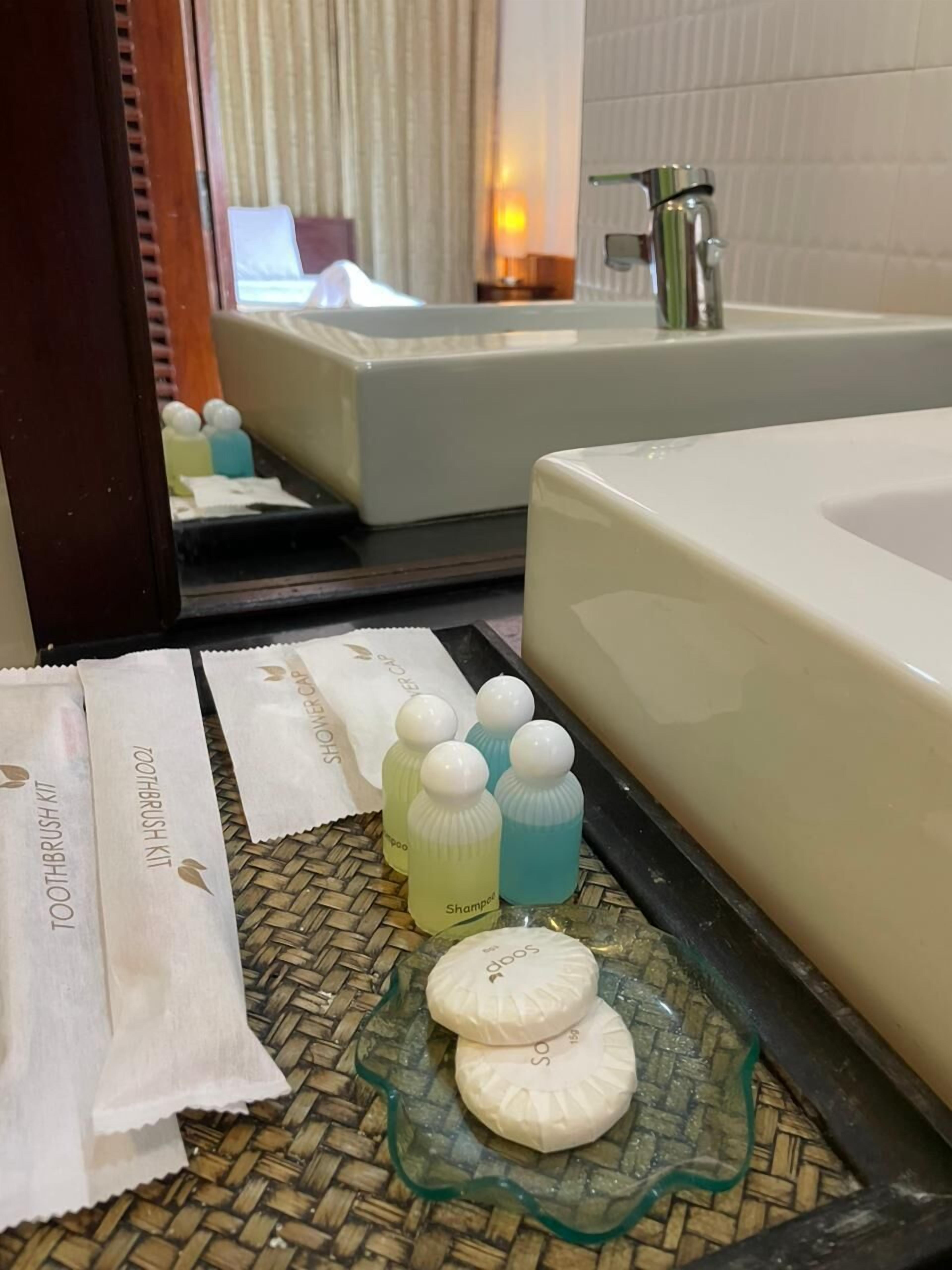 deluxe twin room, 1 bedroom, balcony, garden view | bathroom | shower, rainfall showerhead, designer toiletries, hair dryer