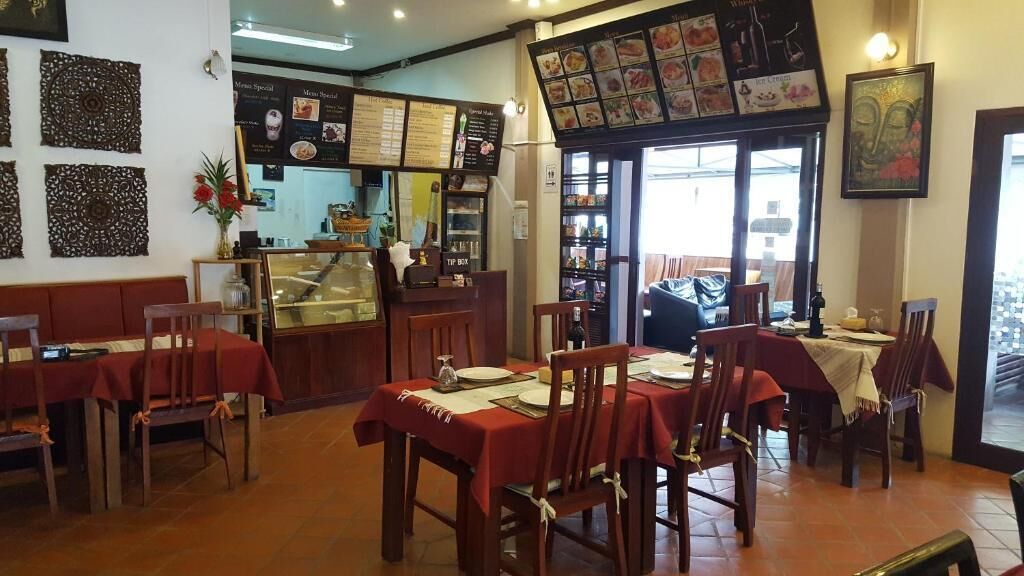 breakfast, lunch, dinner served; local and international cuisine