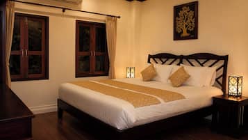 Deluxe Double Room | In-room safe, desk, iron/ironing board, free WiFi