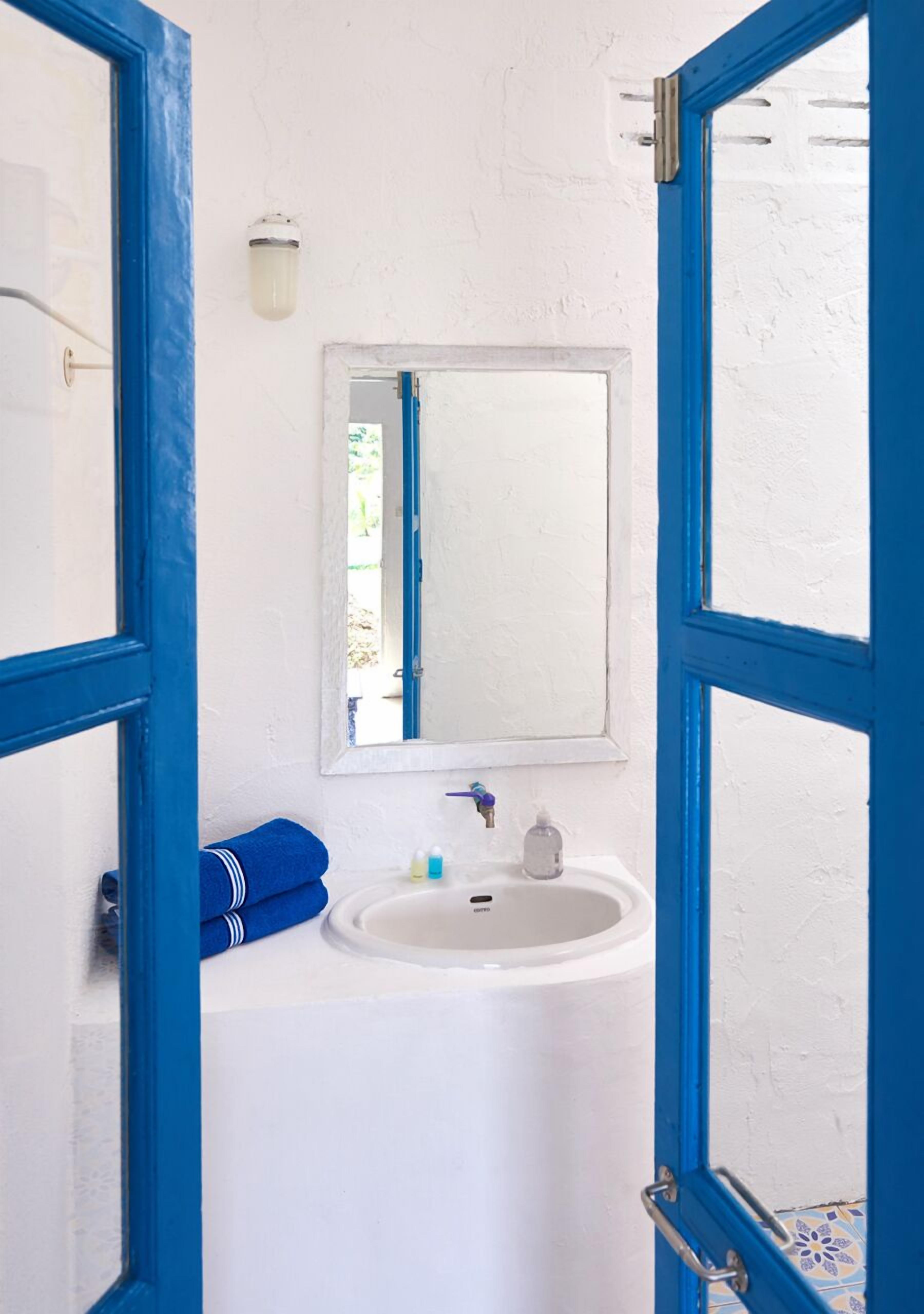 superior air con | bathroom | shower, free toiletries, towels