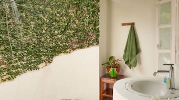 Basic Cabin, Ocean View | Bathroom