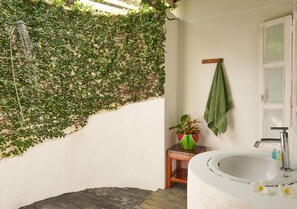 Basic Cabin, Ocean View | Bathroom | Shower, free toiletries, towels - Elephant Bay Resort (Ko Chang)
