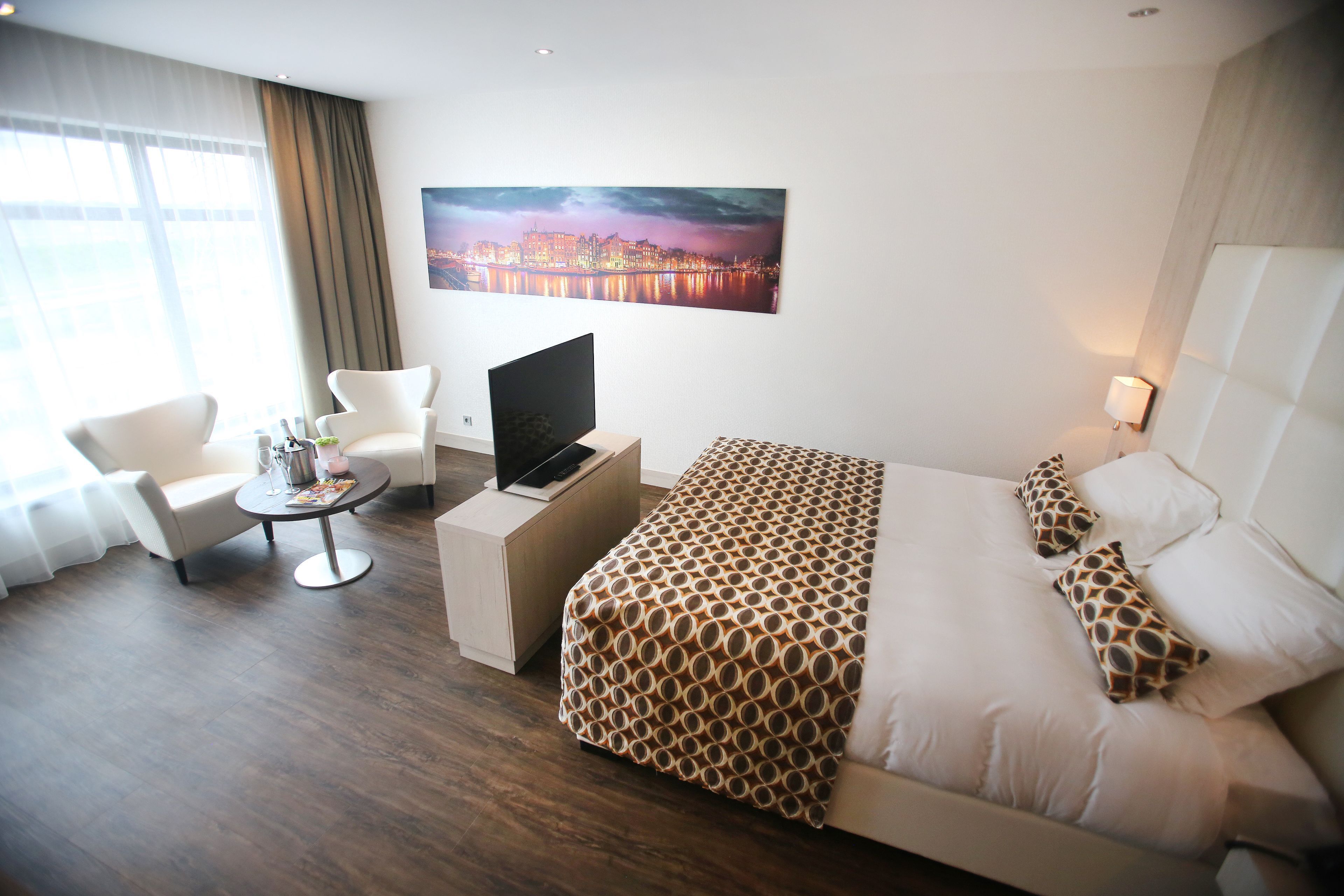 comfort double room, balcony | 1 bedroom, minibar, in-room safe, desk