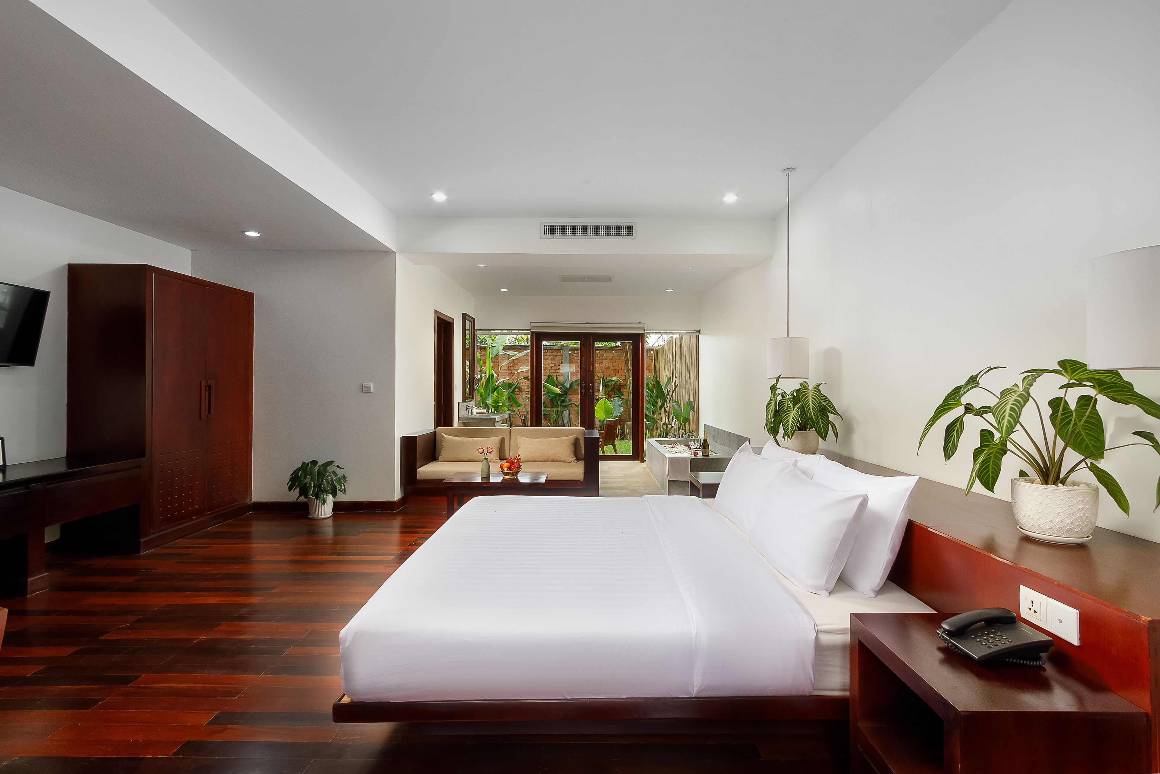 junior double room, 1 king bed, garden view | 1 bedroom, egyptian cotton sheets, premium bedding, select comfort beds