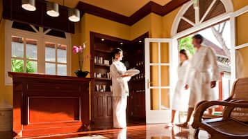 Hot tub, steam room, Turkish bath/hammam, body treatments