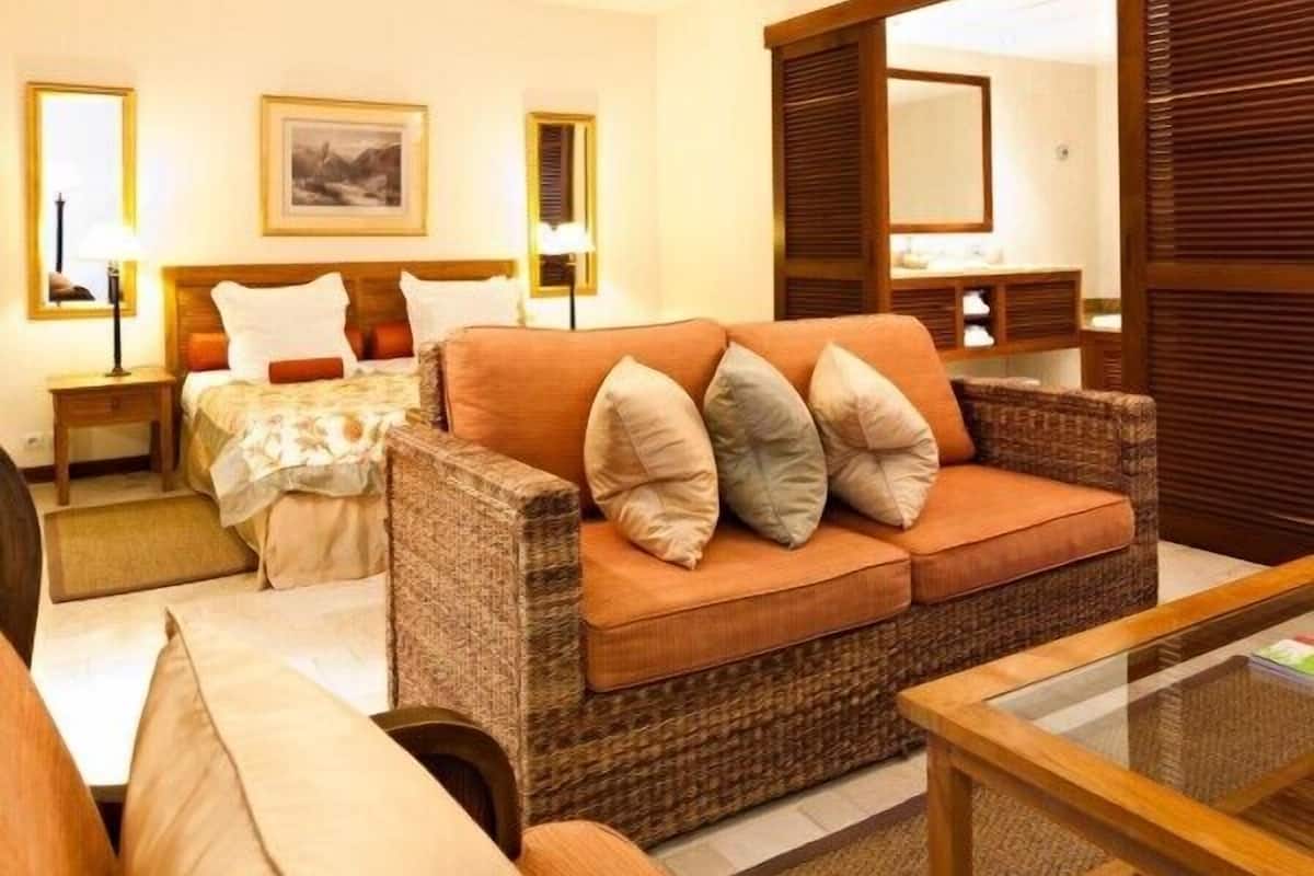 minibar, in-room safe, individually decorated, individually furnished