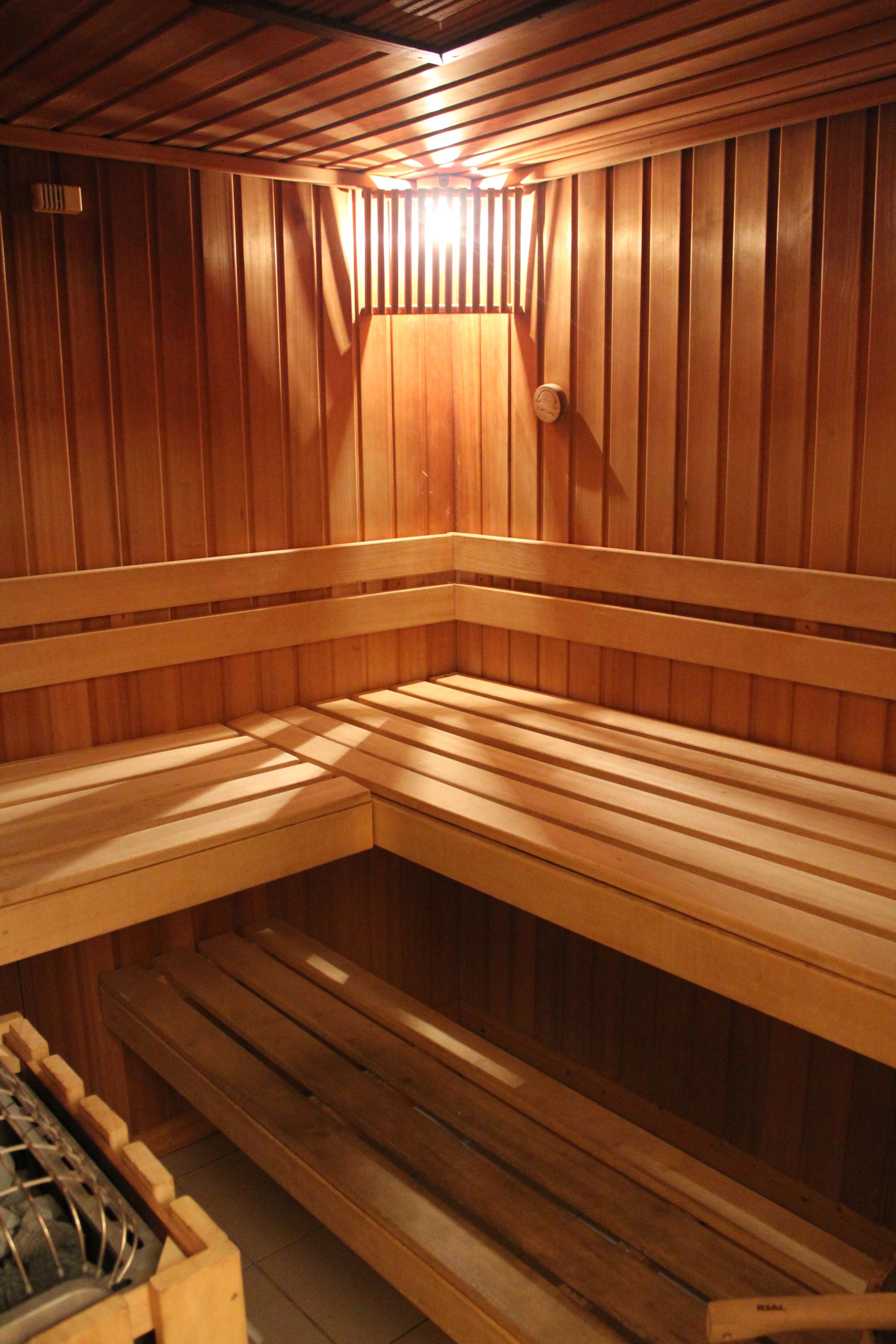 hot tub, steam room, turkish bath/hammam, body treatments