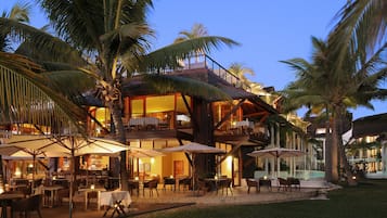 Lunch and dinner served, beach views 