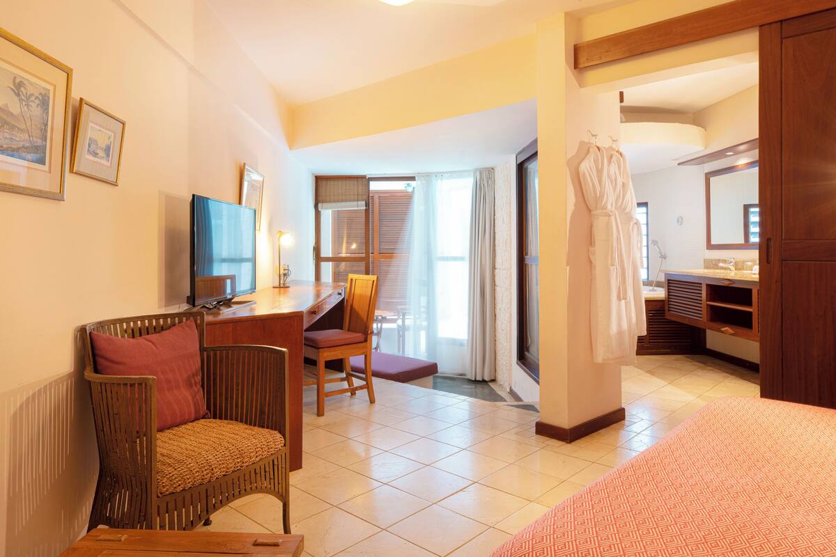 standard double room | living area | lcd tv