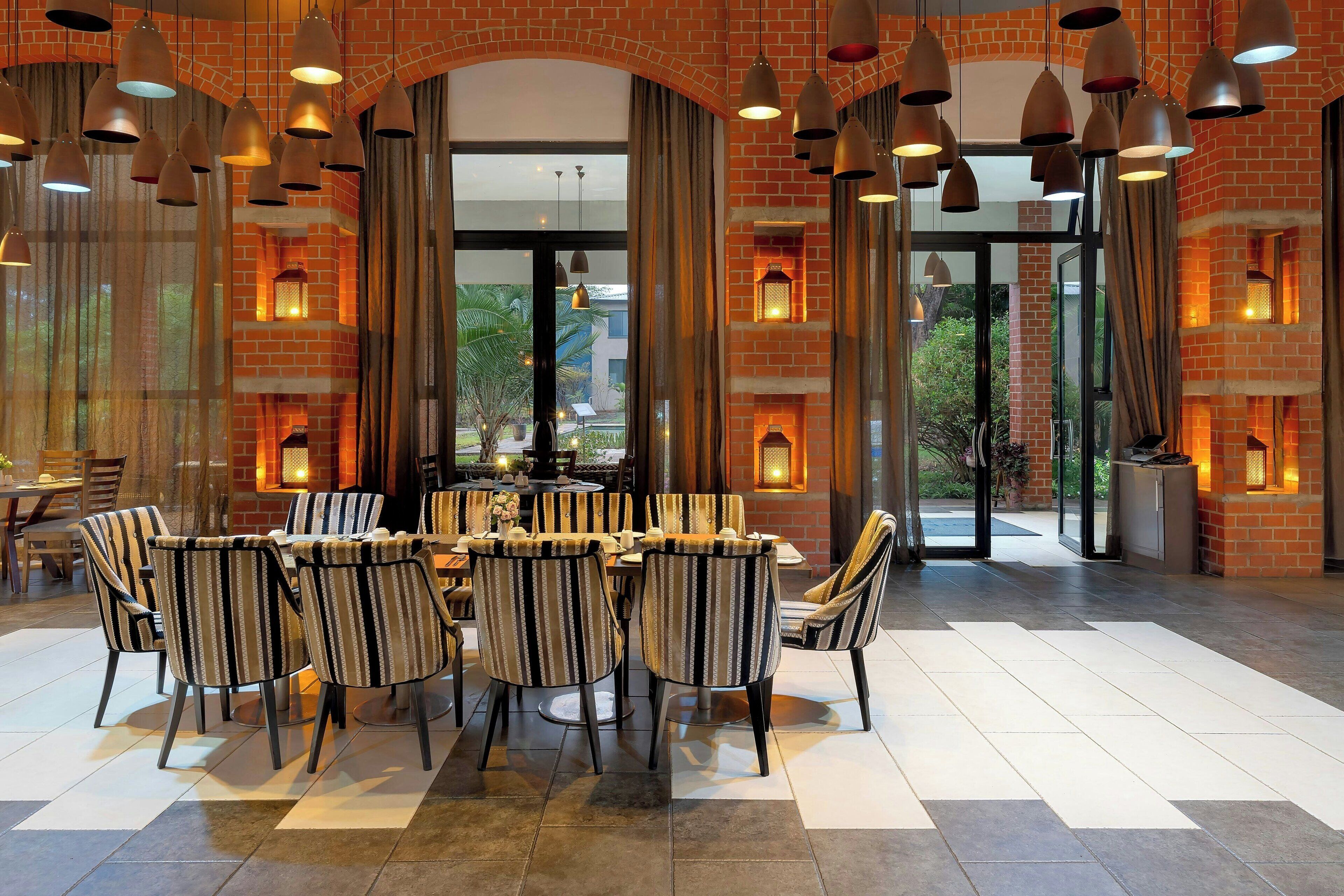 lunch and dinner served, international cuisine