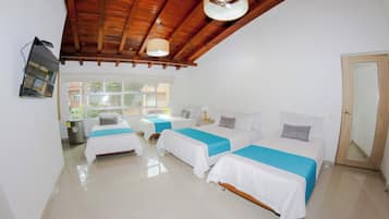 Superior Room | 1 bedroom, in-room safe, desk, laptop workspace