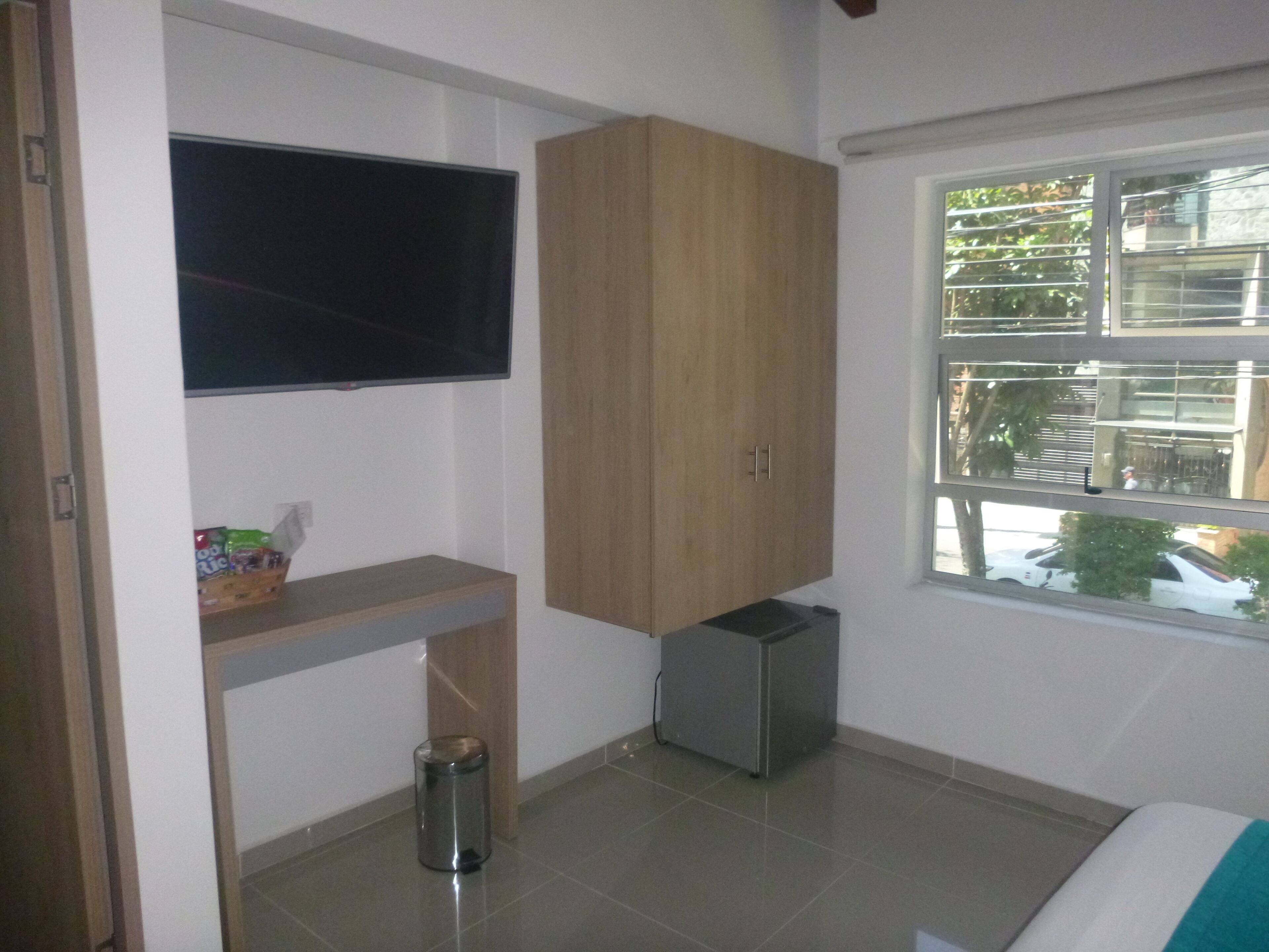 deluxe room, jetted tub | 1 bedroom, in-room safe, desk, laptop workspace