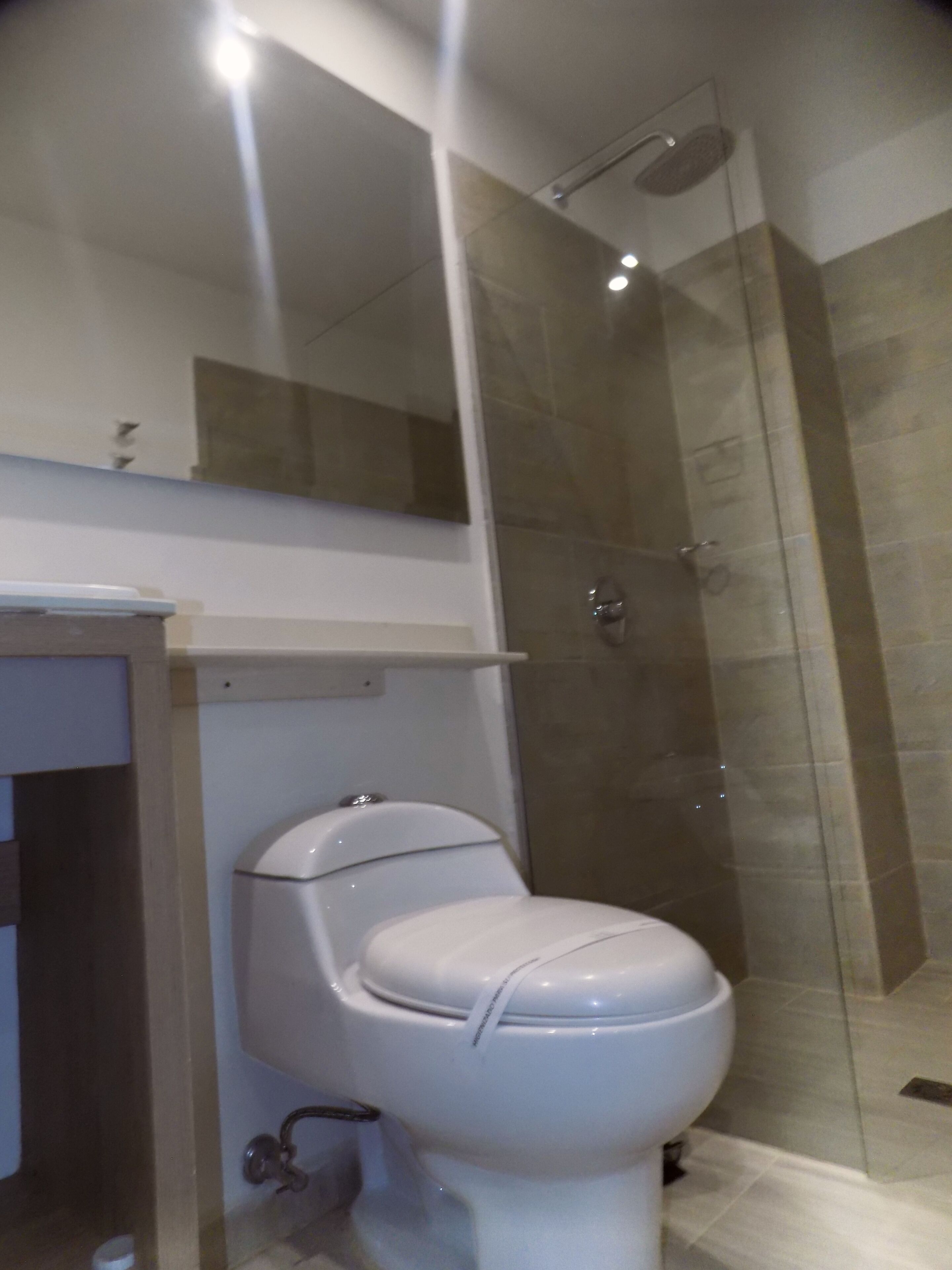 superior room | bathroom | free toiletries, hair dryer, towels