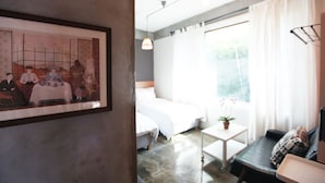 Suite Twin Room, Garden View (201) | Peralatan tempat tidur premium, kalis bunyi, seterika/papan seterika 