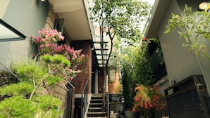 Pintu masuk hartanah