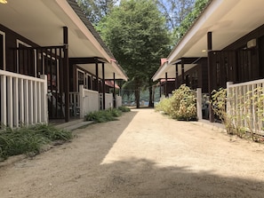 Standard Family Chalet | Peti besi dalam bilik, meja, seterika/papan seterika, cadar katil 