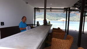 Gambar tidak terklasifikasi, 3 dari 163, tombol