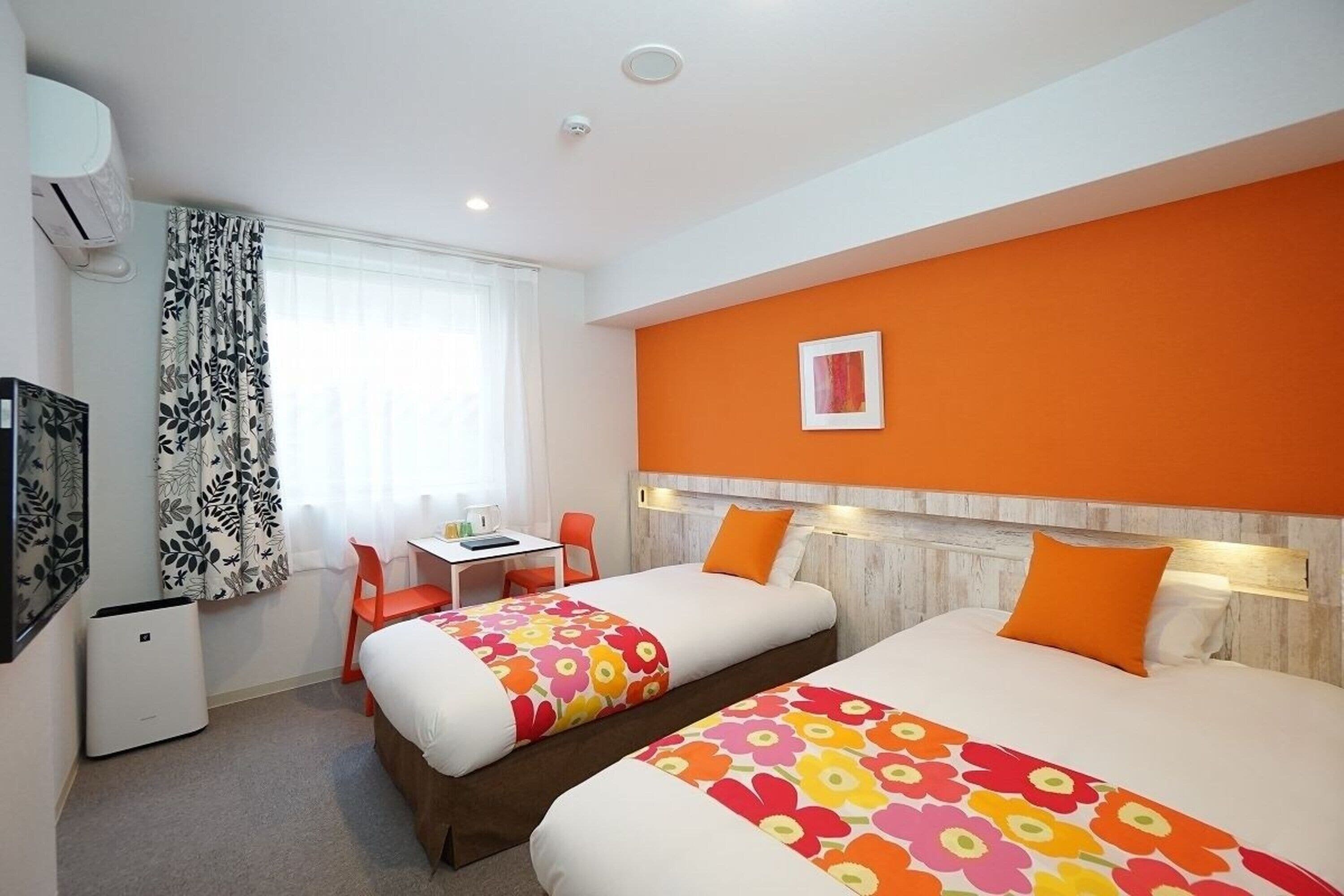 1 bedroom, down duvets, in-room safe, blackout curtains