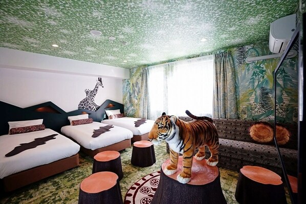 Deluxe Quadruple Room, Non Smoking | Down comforters, in-room safe, blackout drapes, free WiFi - La'gent Hotel Osaka Bay (Osaka)