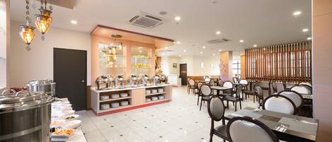 Morgunverðarhlaðborð daglega (25 MYR á mann)