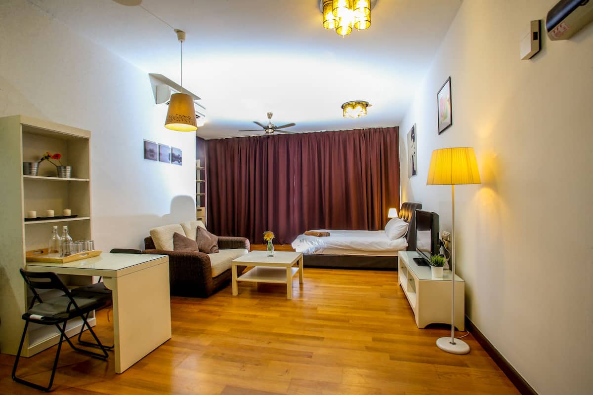 Superior Studio, Accessible, Kitchen | Individually decorated, individually furnished, desk, blackout drapes