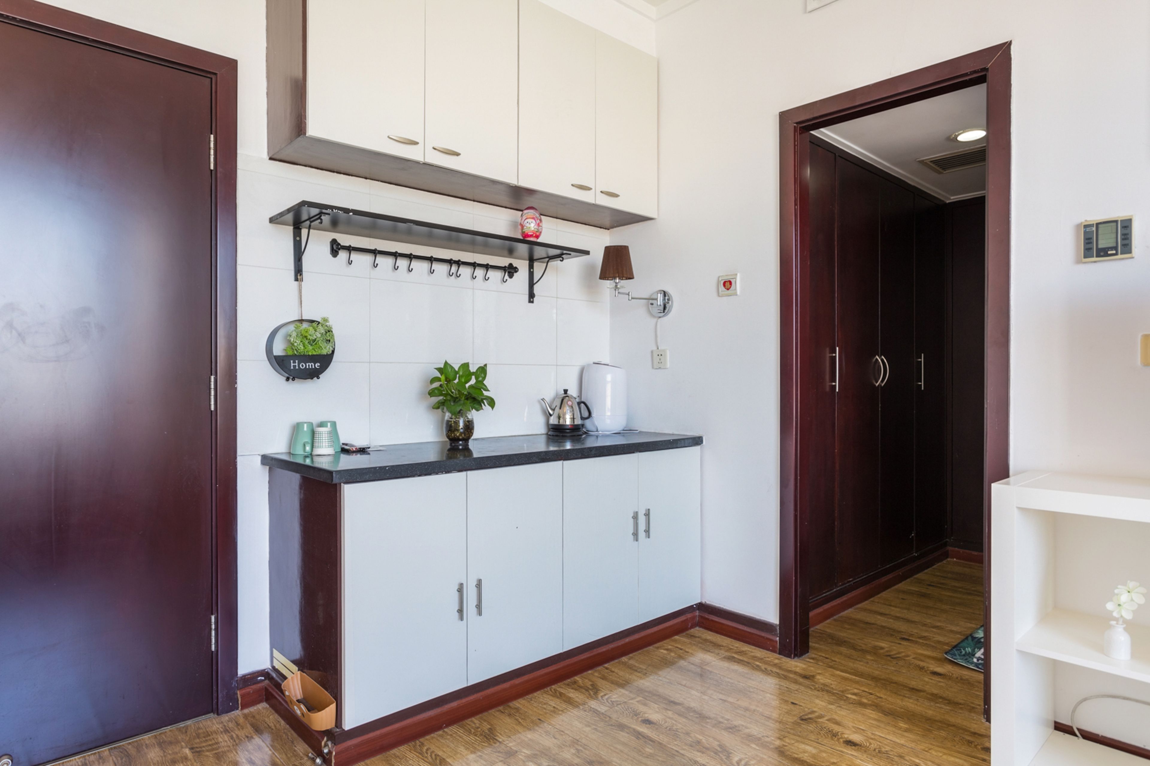 經濟開放式客房 | 書桌、遮光窗簾/窗簾、免費 Wi-Fi、床單