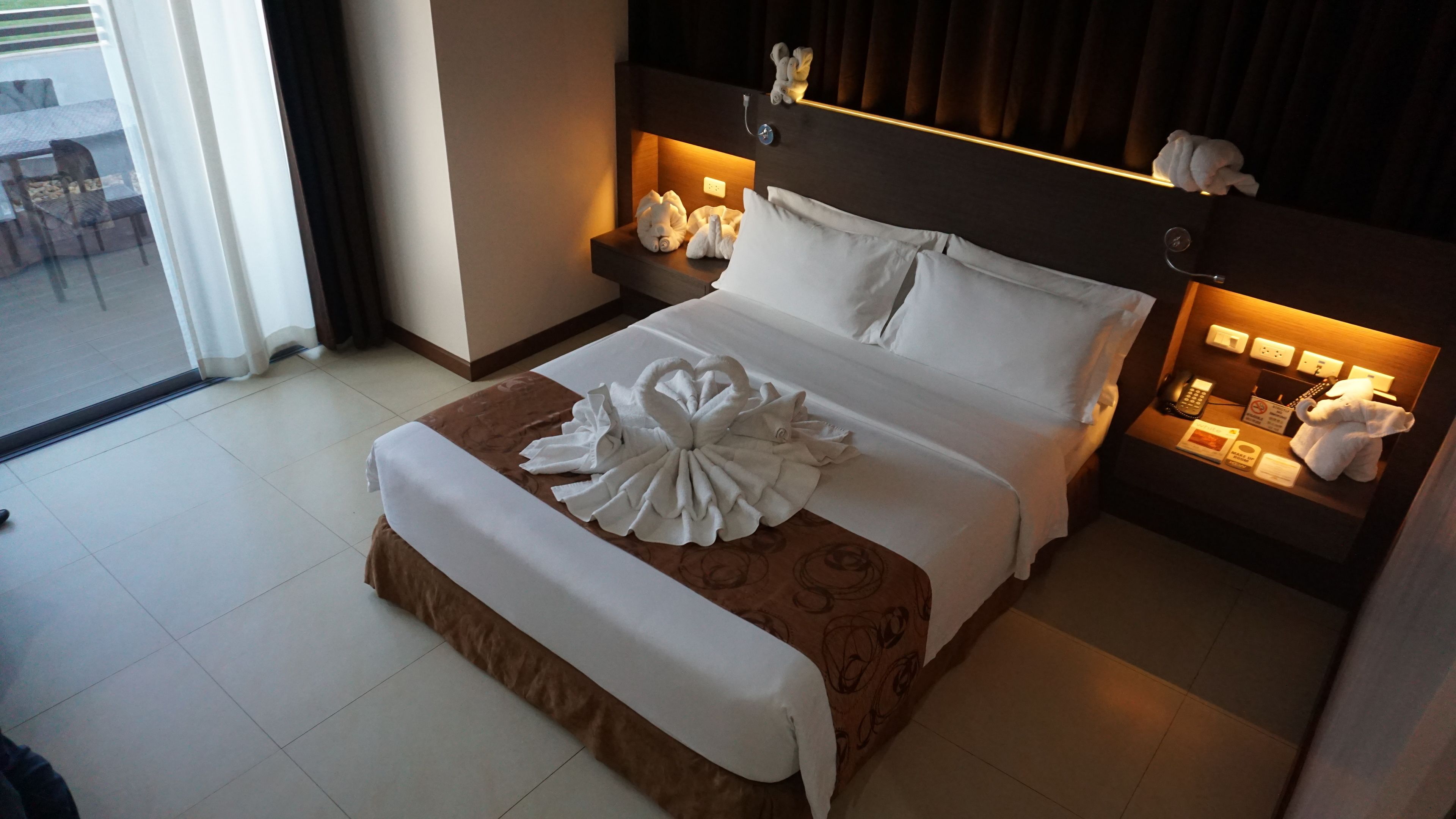 deluxe double room, terrace | 1 bedroom, minibar, in-room safe, desk