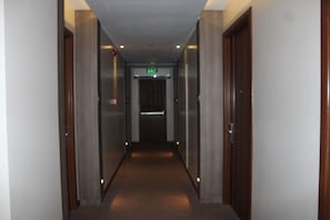 Standard Double Room | Minibar, in-room safe, desk, laptop workspace