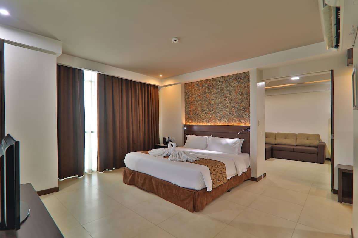 1 bedroom, minibar, in-room safe, desk
