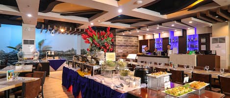 Breakfast (PHP 350 per person)