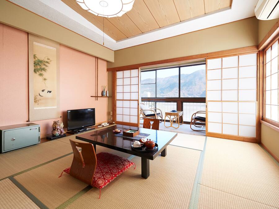 Japanese Style Room 8 Tatami Mats (Private toilet, Shared bathroom, Futon), Non Smoking | In-room safe, free WiFi