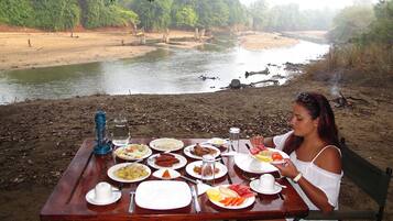 Free daily breakfast