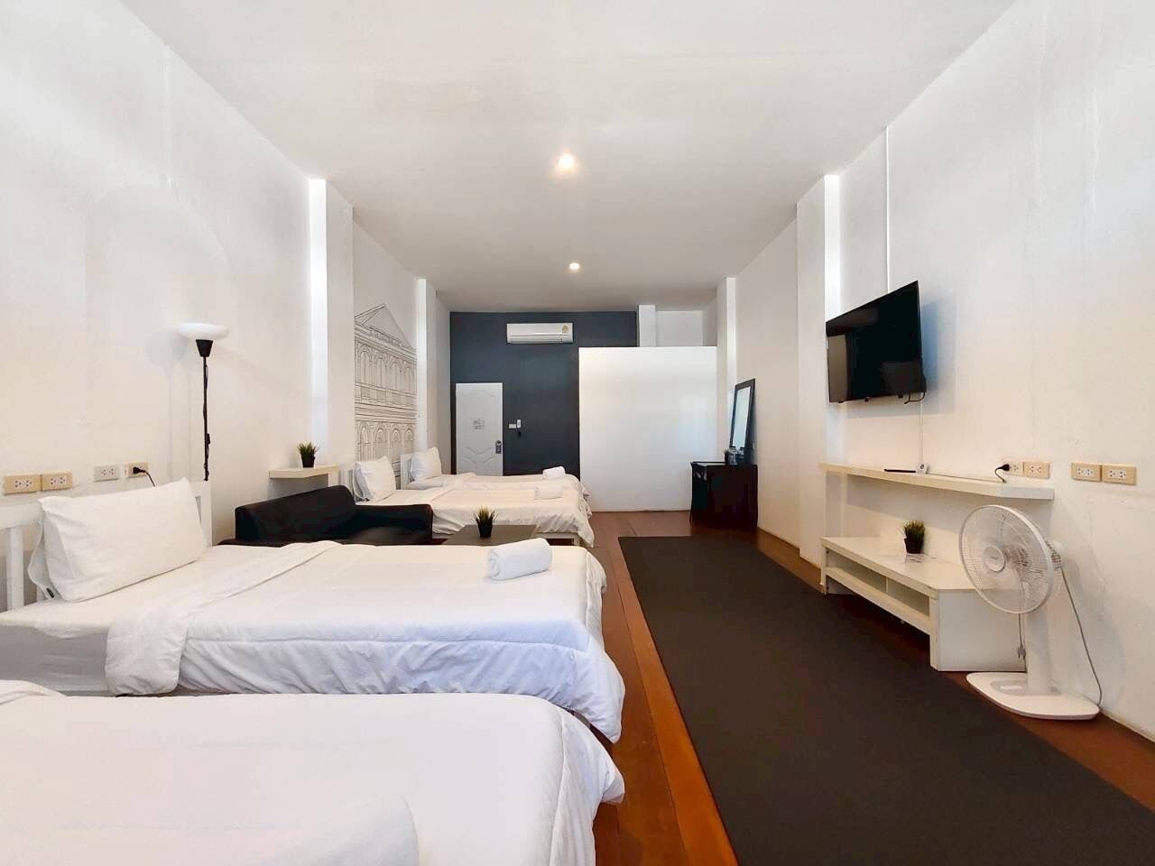 Free WiFi, bed sheets