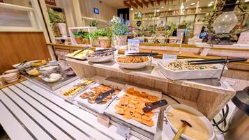 Daily buffet breakfast for a fee
