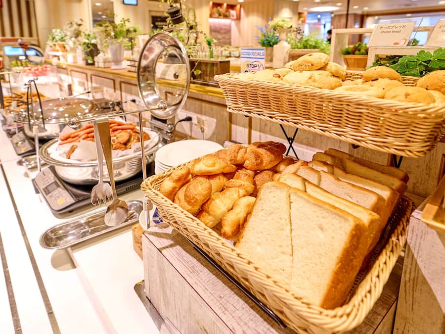 Desayuno buffet todos los días (con cargo)