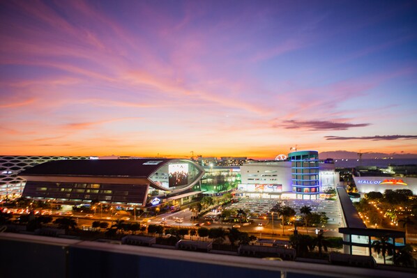 Quarto premier (with Balcony) | Vista para a cidade