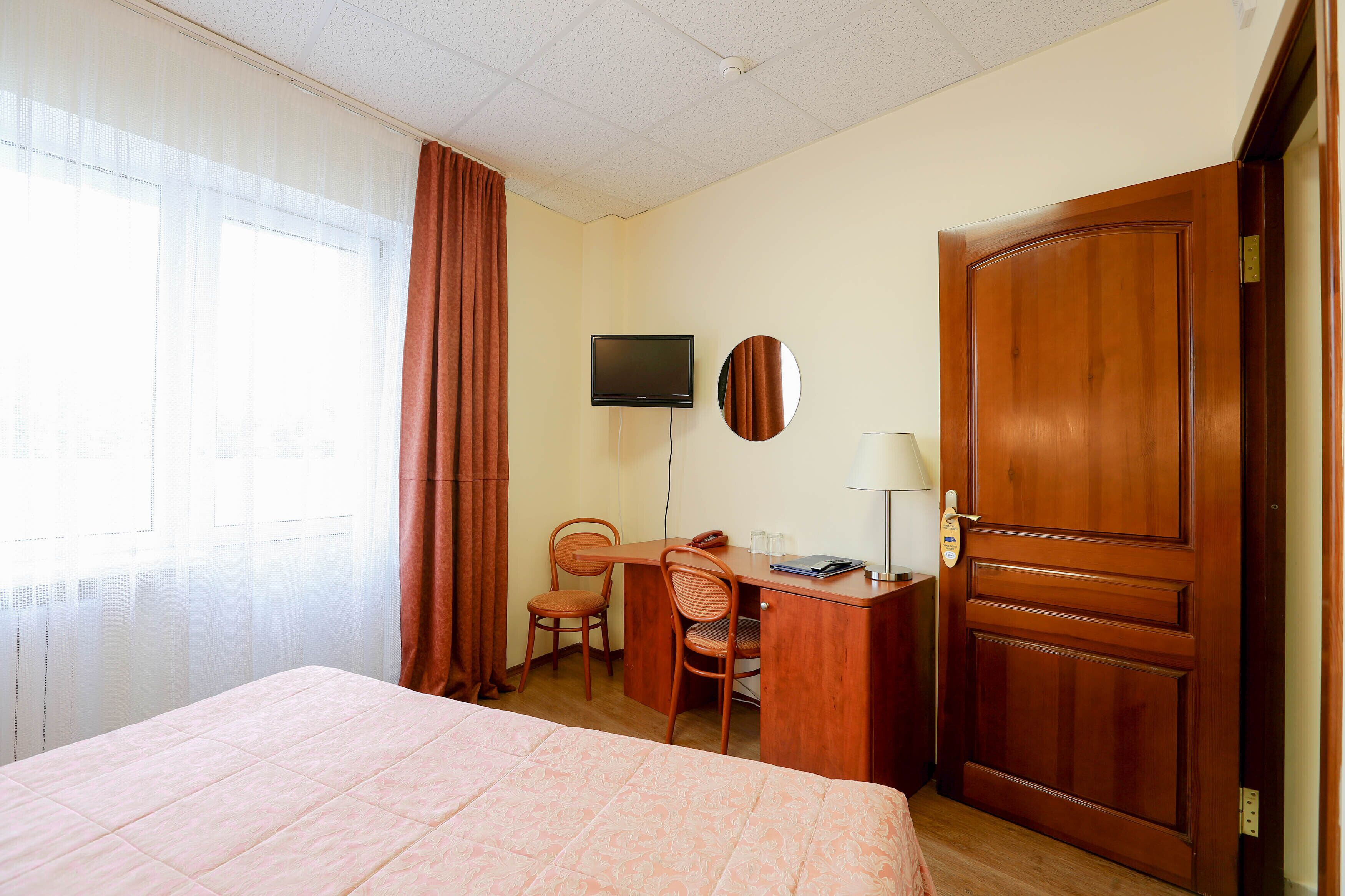 superior double room, balcony | desk, cots/infant beds, rollaway beds, free wifi