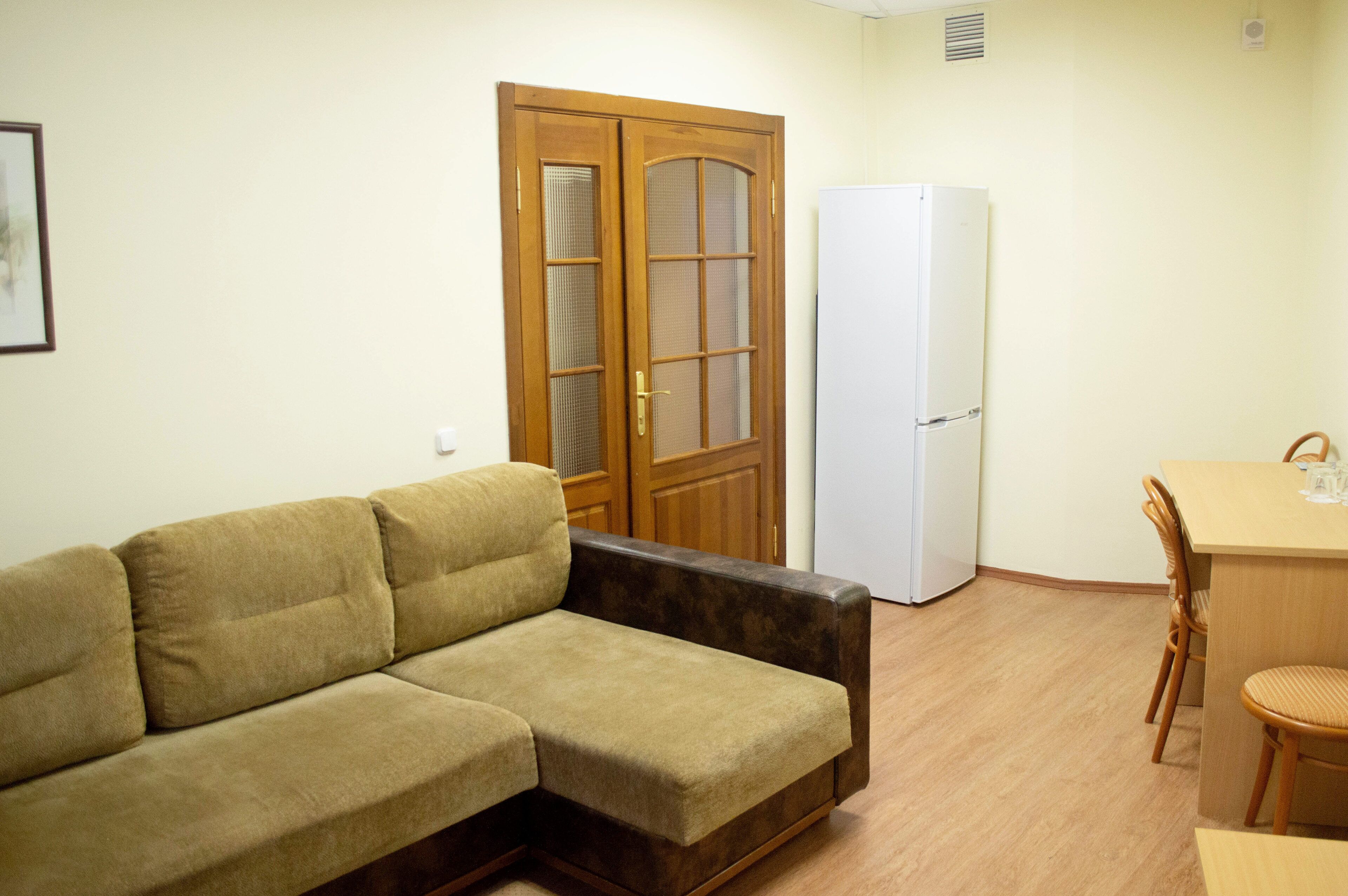 family room | desk, cots/infant beds, rollaway beds, free wifi