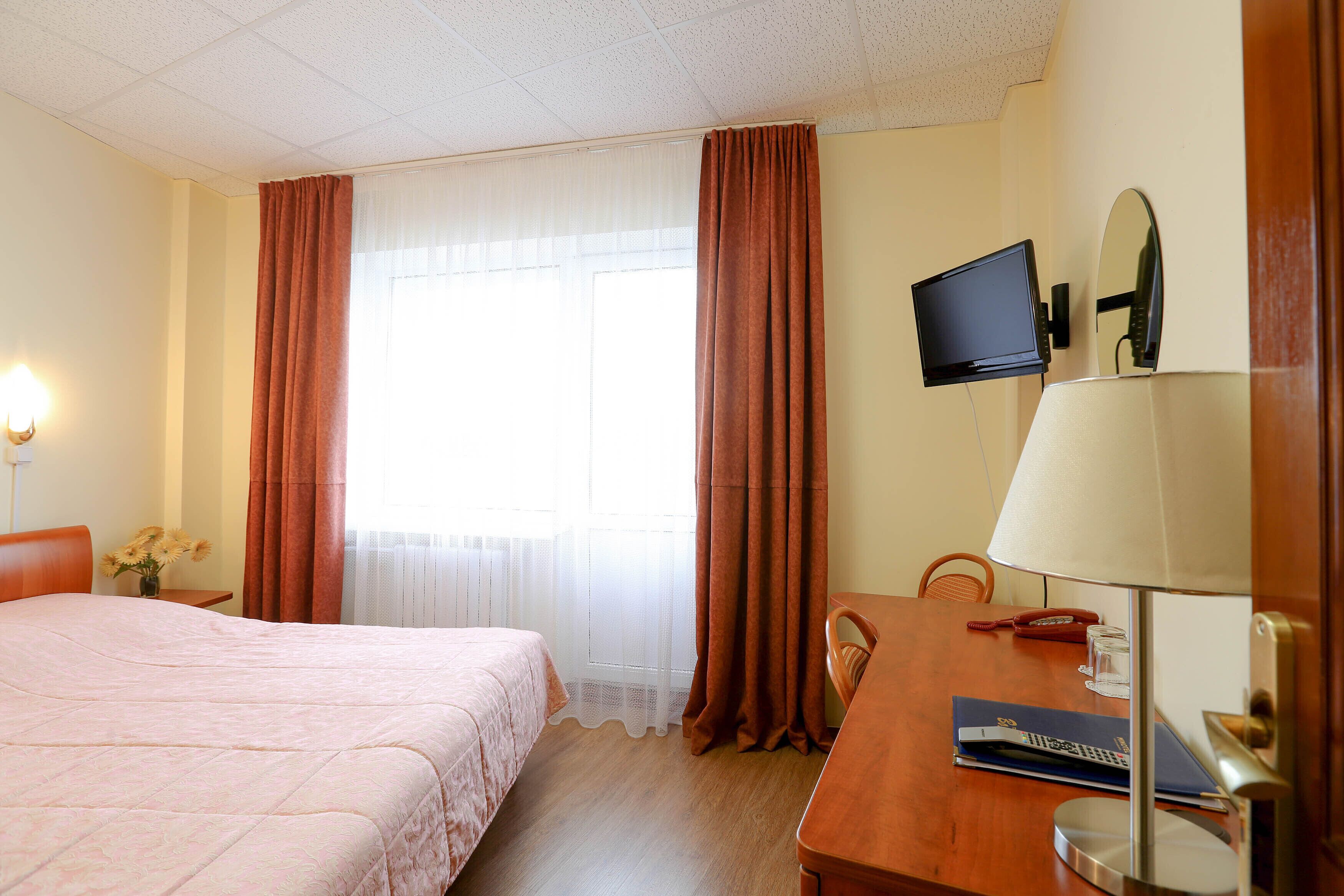 superior double room, balcony | desk, cots/infant beds, rollaway beds, free wifi