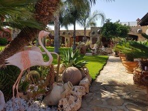 Garden - Villa Flumini (Quartu Sant'Elena)