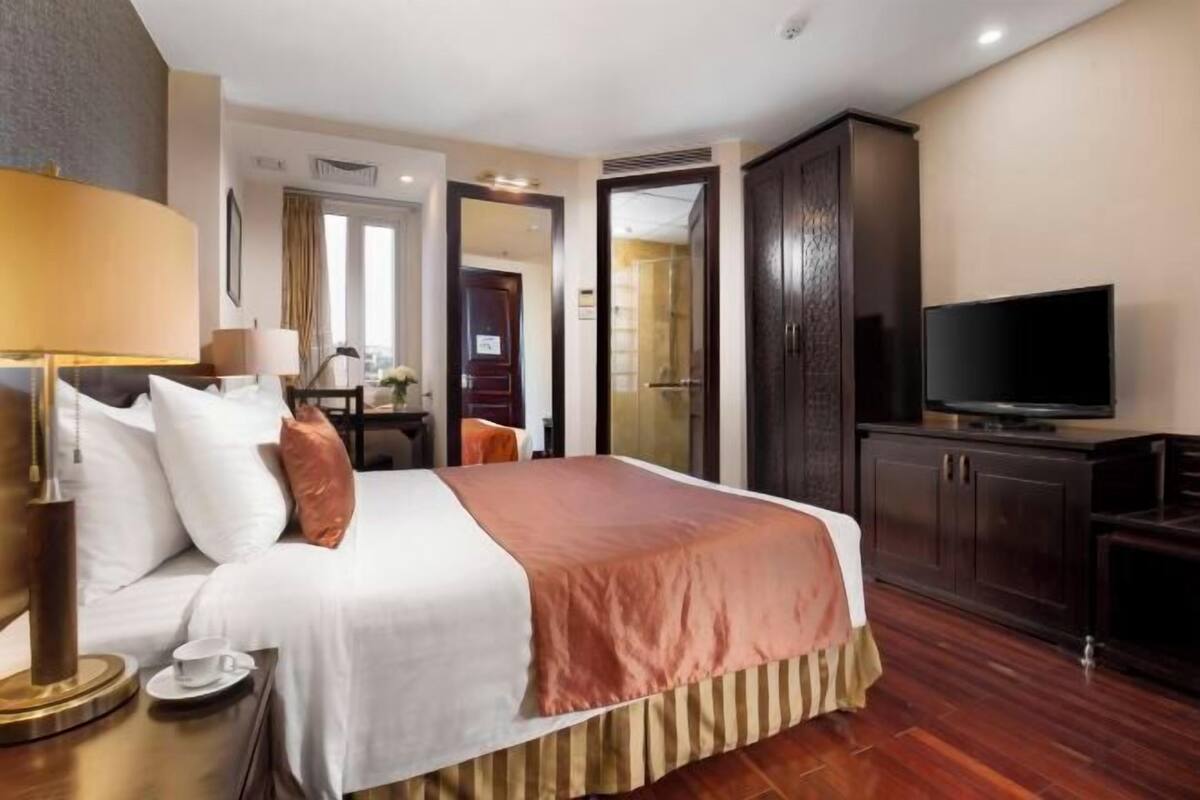 Minibar, in-room safe, desk, blackout drapes