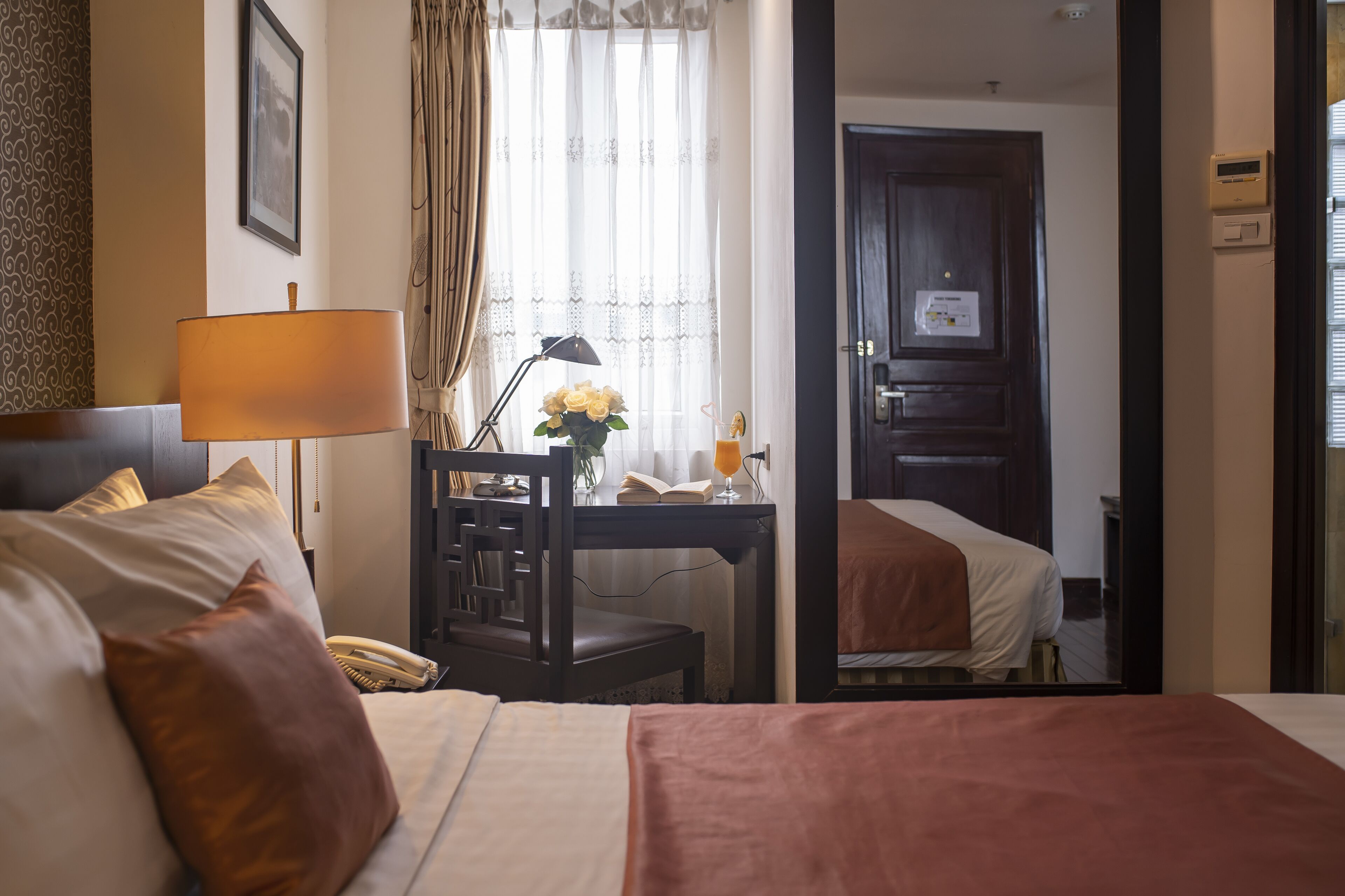 superior double room | minibar, in-room safe, desk, blackout curtains